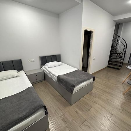 Hotel Lux Plaza P'arak'ar Exterior foto