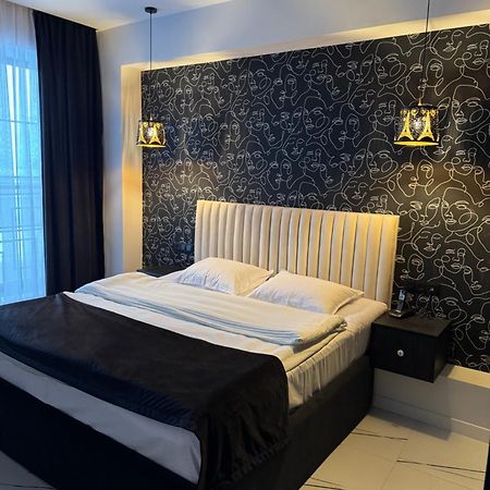 Hotel Lux Plaza P'arak'ar Exterior foto