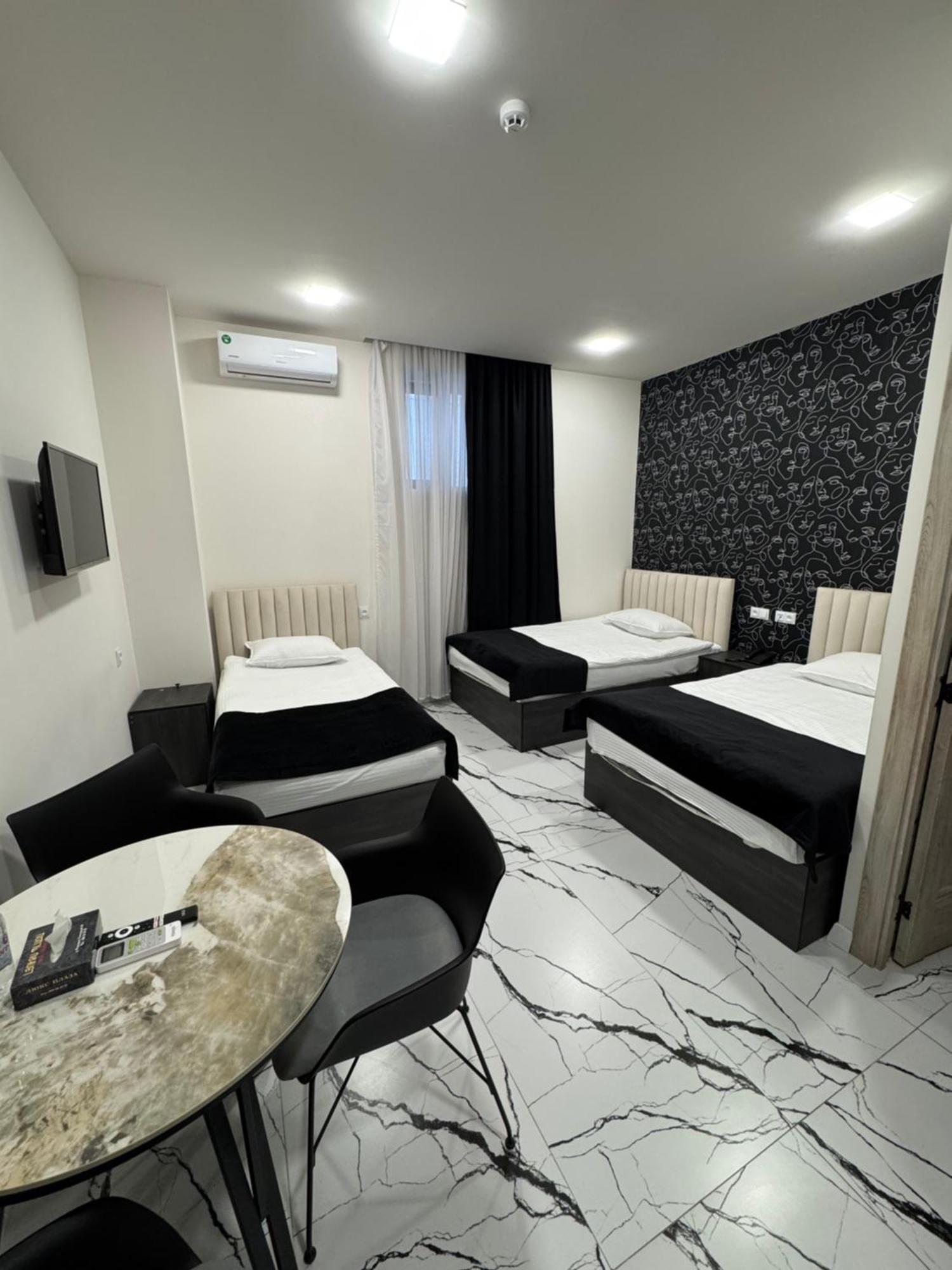 Hotel Lux Plaza P'arak'ar Exterior foto