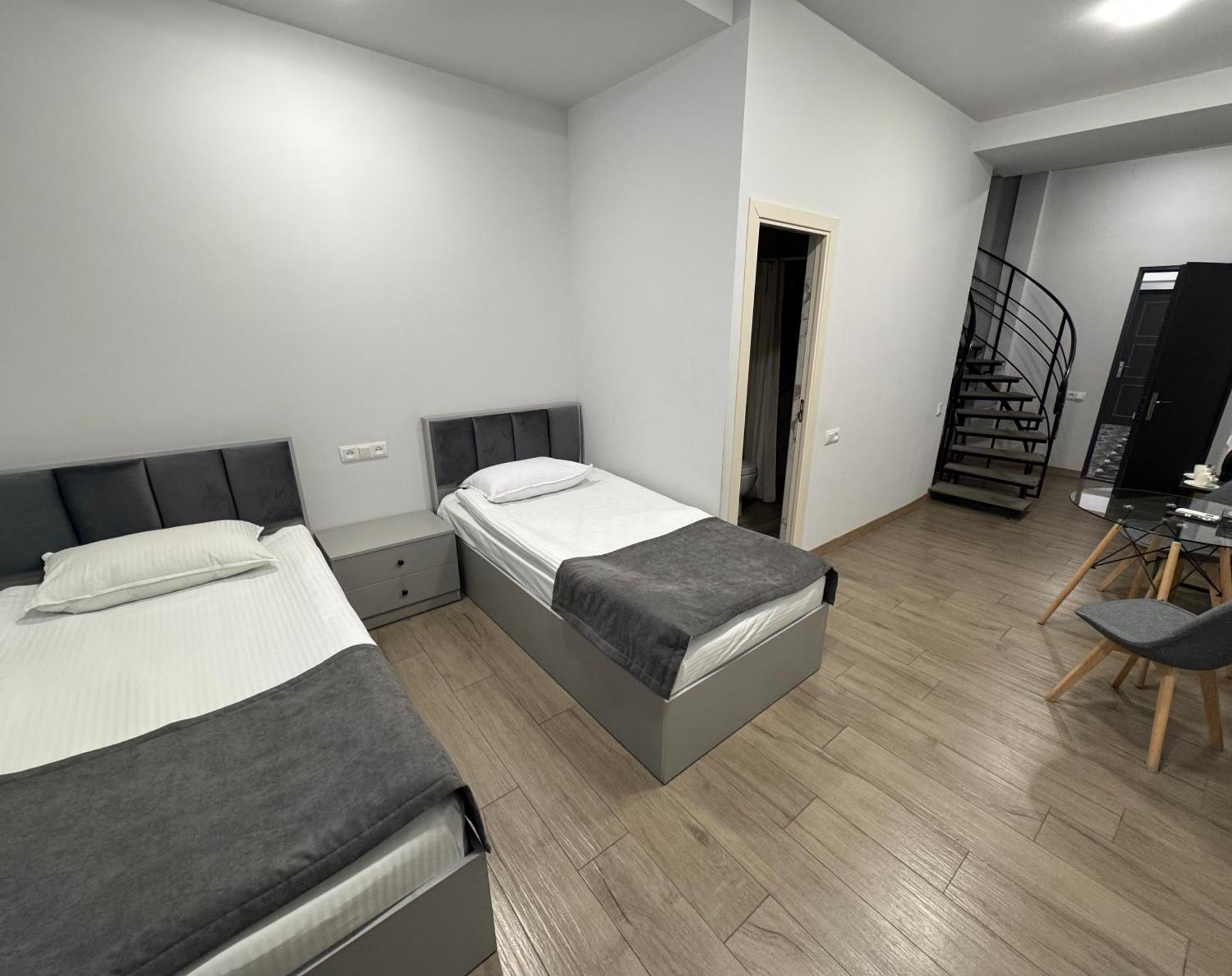 Hotel Lux Plaza P'arak'ar Exterior foto
