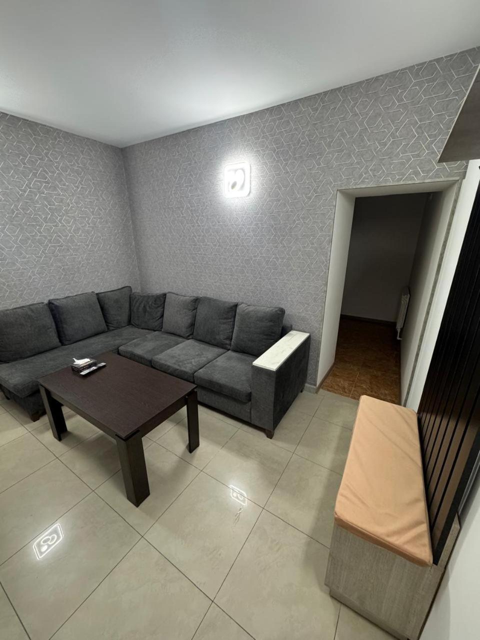 Hotel Lux Plaza P'arak'ar Exterior foto